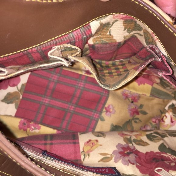 Isabella Fiore Hobo Bag - Picture 4 of 12